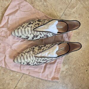 Gorgeous chic Flats